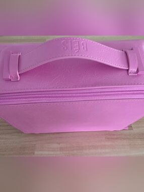 Beis Berry Cosmetics Case